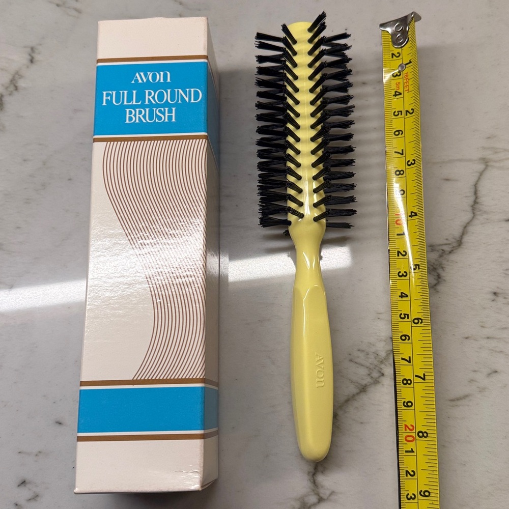 Hair Care Avon Vintage Discontinued Full Round Brush New Old Stock